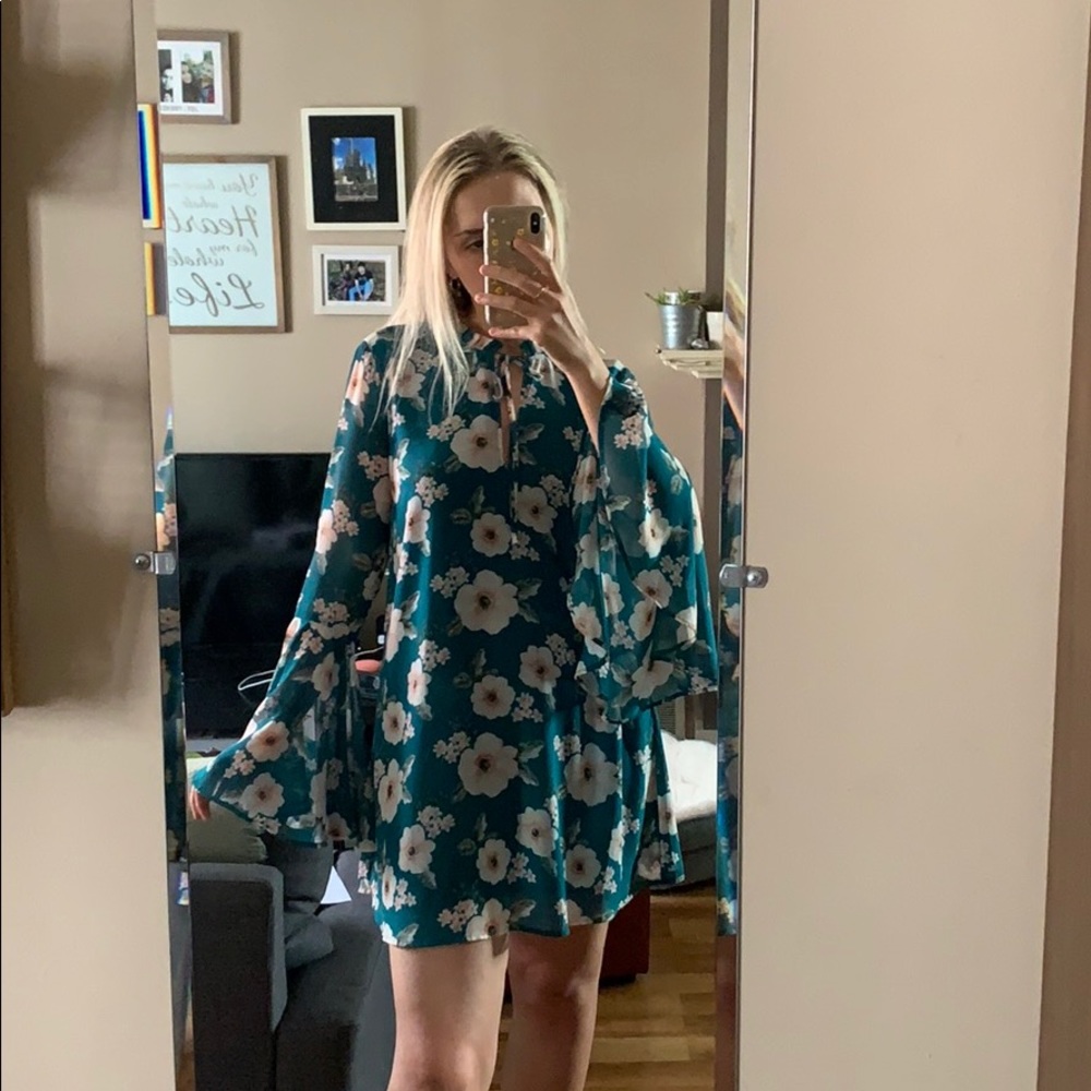 Dress - Picture 2 of 7